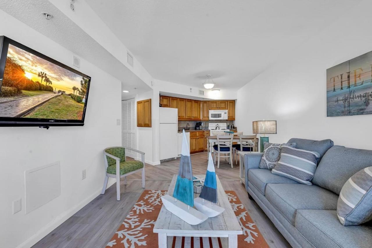 Beachfront, Spacious King Suite With Resort Access, Free Parking! Myrtle Beach Exterior photo