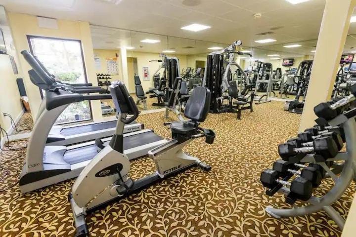 Beachfront, Spacious King Suite With Resort Access, Free Parking! Myrtle Beach Exterior photo